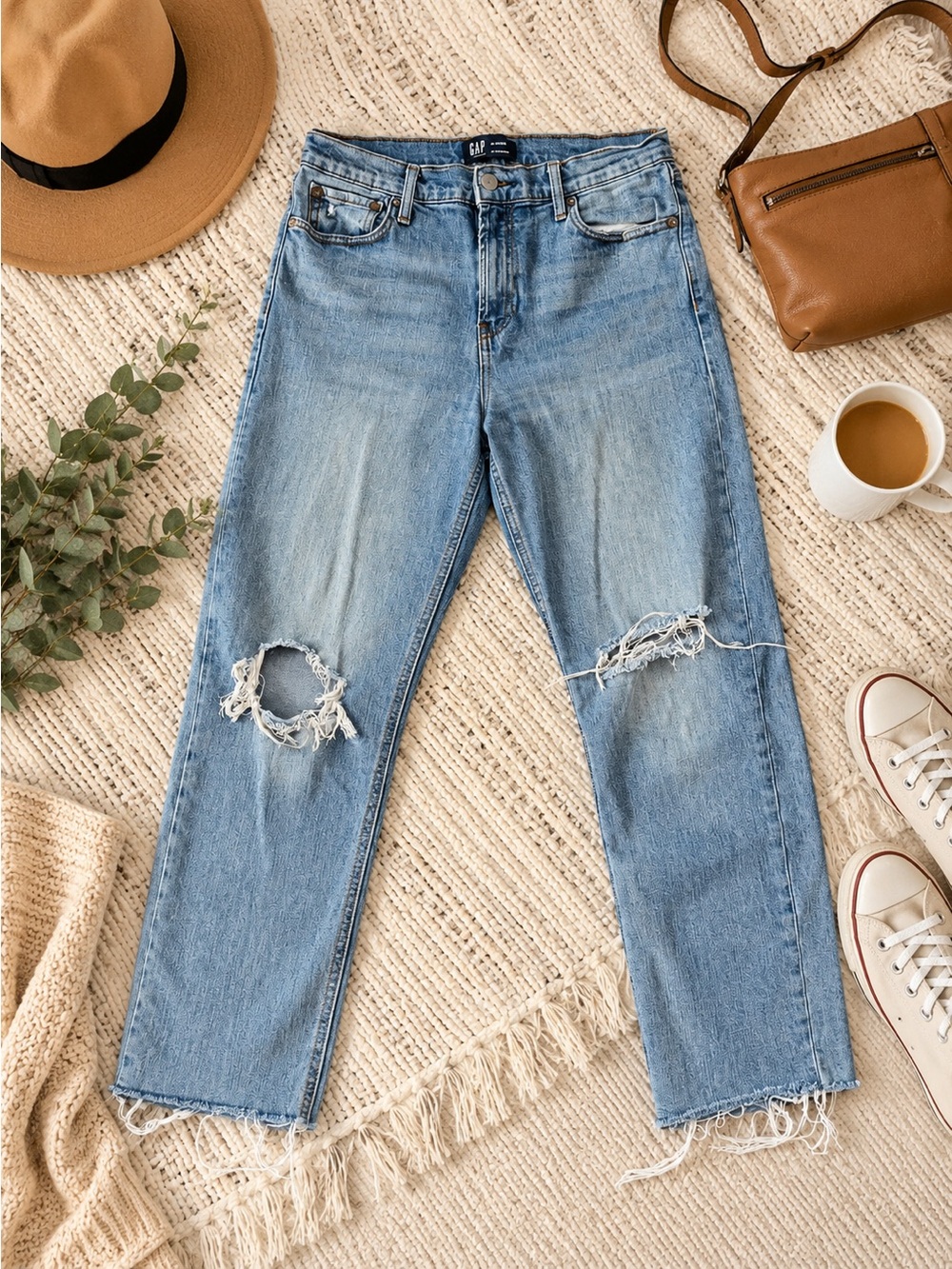 GAP Denim Straight Jeans Women’s Size 28 Regular Light Wash Distressed Raw Hem